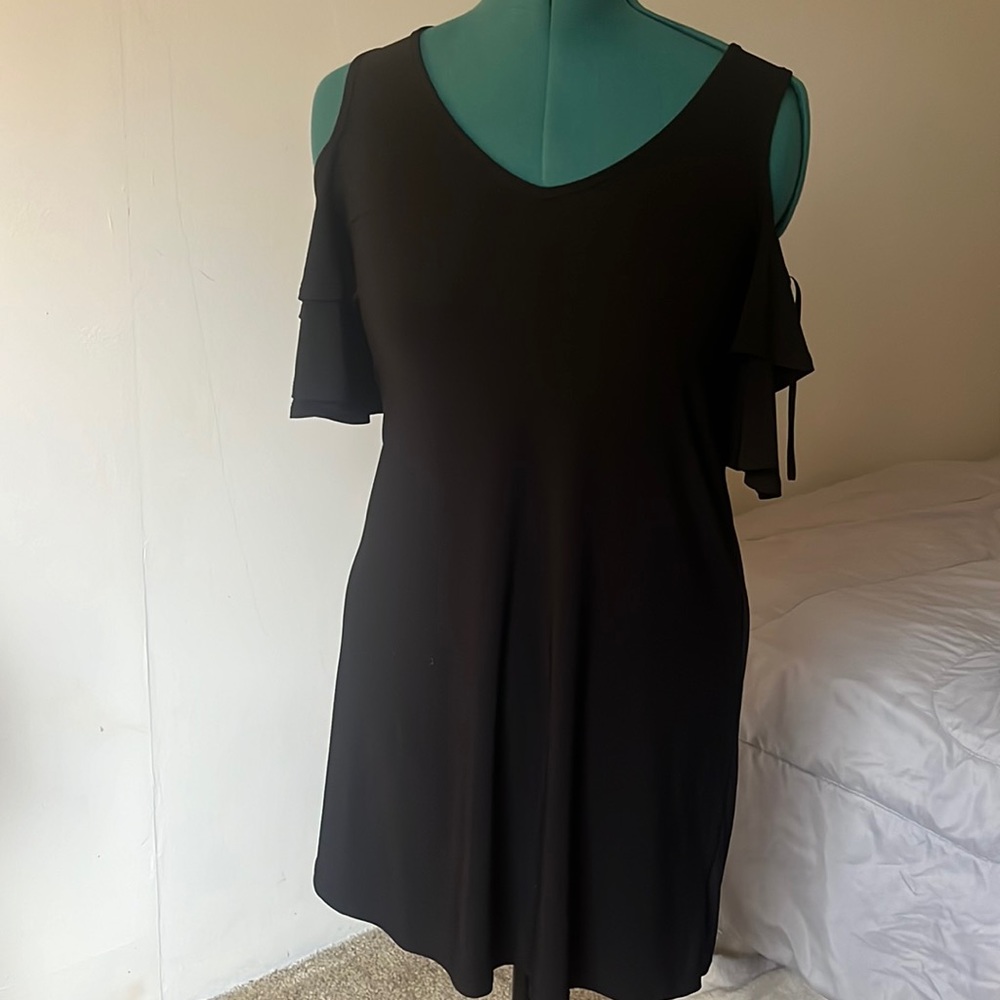 Taryn Cold Shoulder Shift Dress